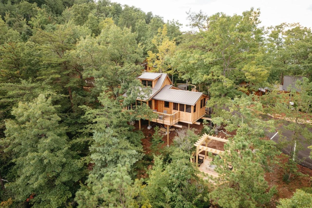 The Blackjack Oak In Treehouse Grove At Norton Creek 개틀린버그 외부 사진